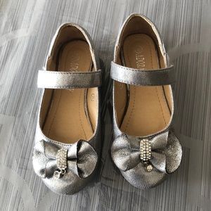 Silver Metallic Mary Janes with Bow size 8